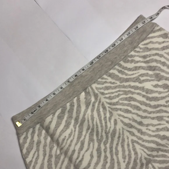 💚 XL 💚 NWT Anthro Skirt Zebra Mini Ruffled Hem Knit​ - Picture 3 of 7